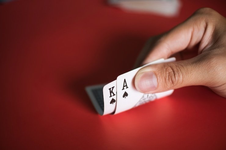 Antarmuka permainan langsung madu805 menampilkan meja blackjack dengan dealer